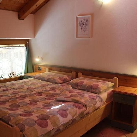 Agritur Volpaia Rooms And Apartments Vermiglio Eksteriør bilde