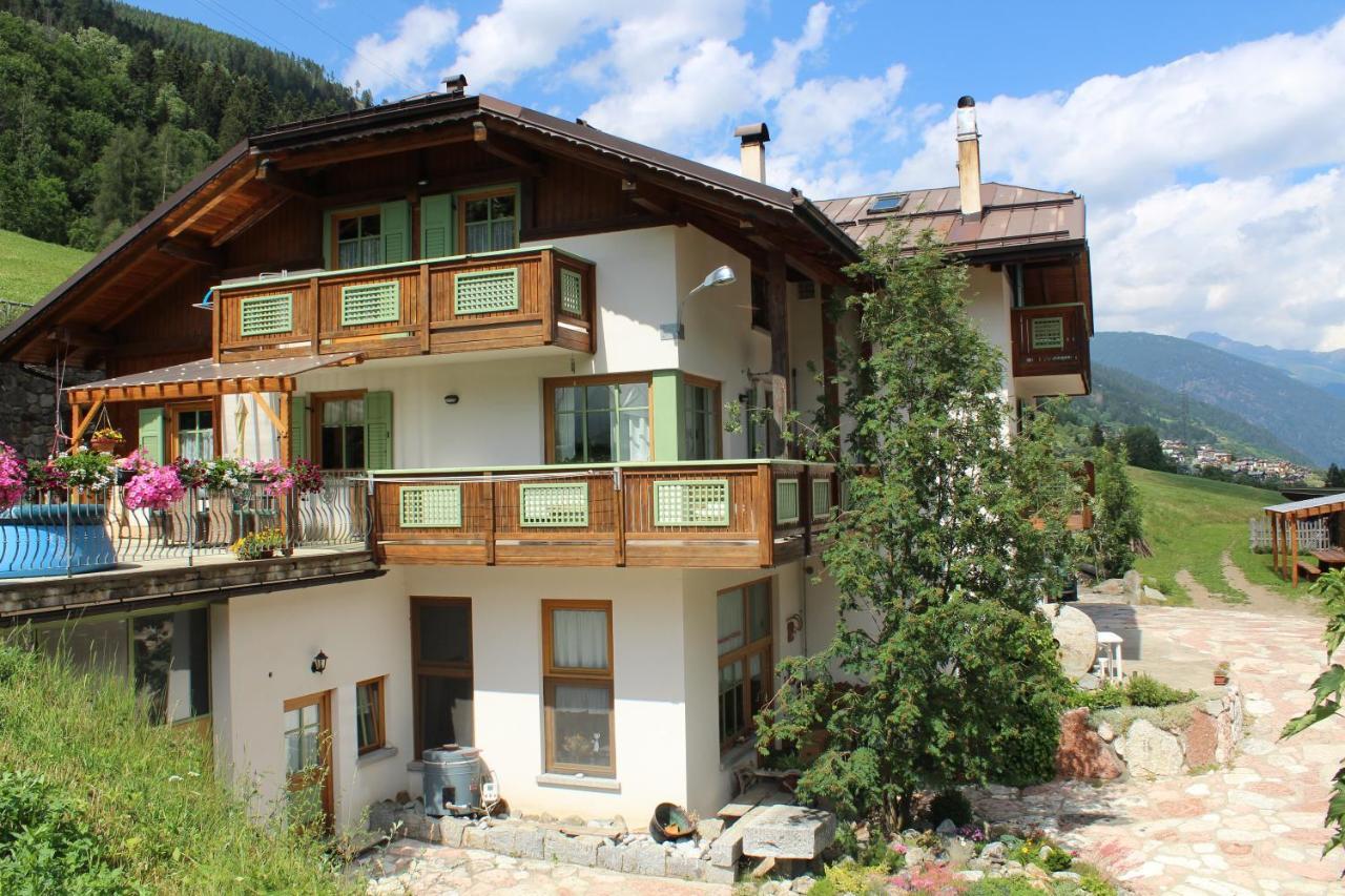 Agritur Volpaia Rooms And Apartments Vermiglio Eksteriør bilde